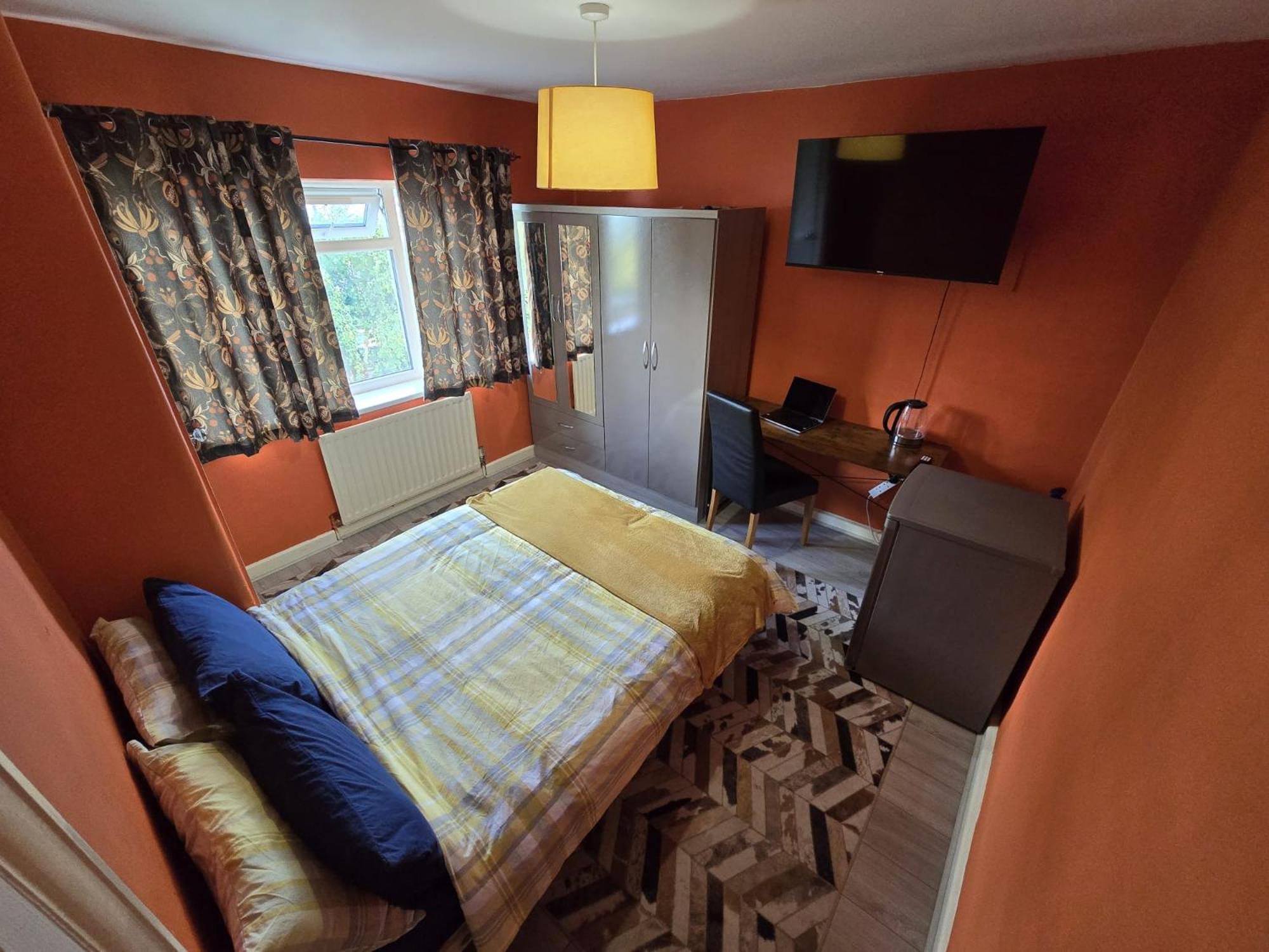 L'Auberge Close Syon Lane Station And Heathrow London Ngoại thất bức ảnh